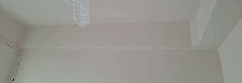 冷氣銅管遮住，其實沒那麼難。簡單啦。先裝冷氣又如何,還是可以改。
