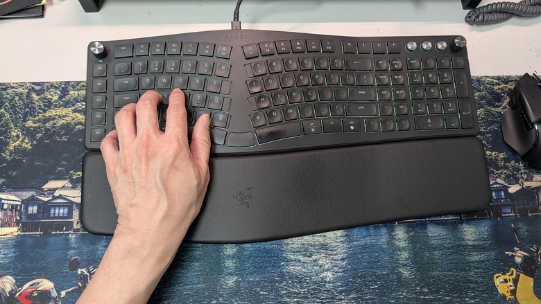 Razer Pro Type Ergo 人體工學鍵盤 開箱