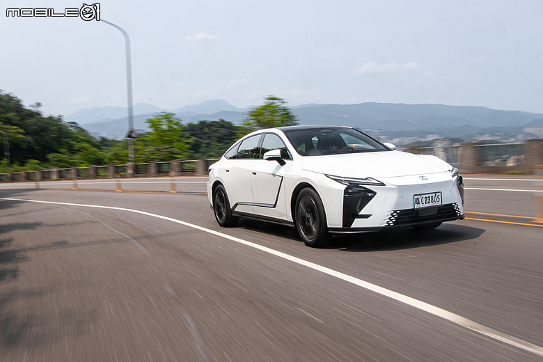 Lexus ES 500e 大改款試駕｜瑕不掩瑜的進化，用誠意再戰市場！