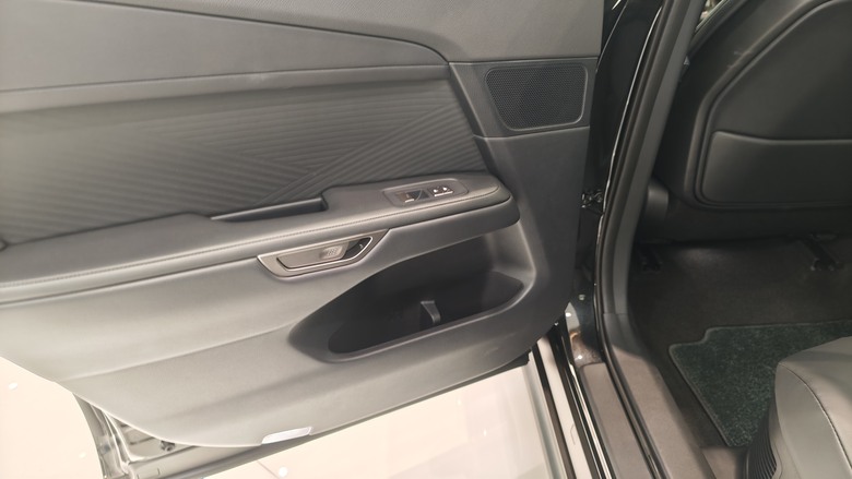 趕在第一天來欣賞All New Lexus ES300h的心得分享
