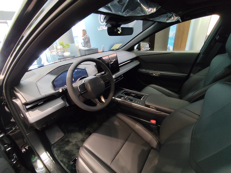 2026 LEXUS ES300H 新車展間直擊!!