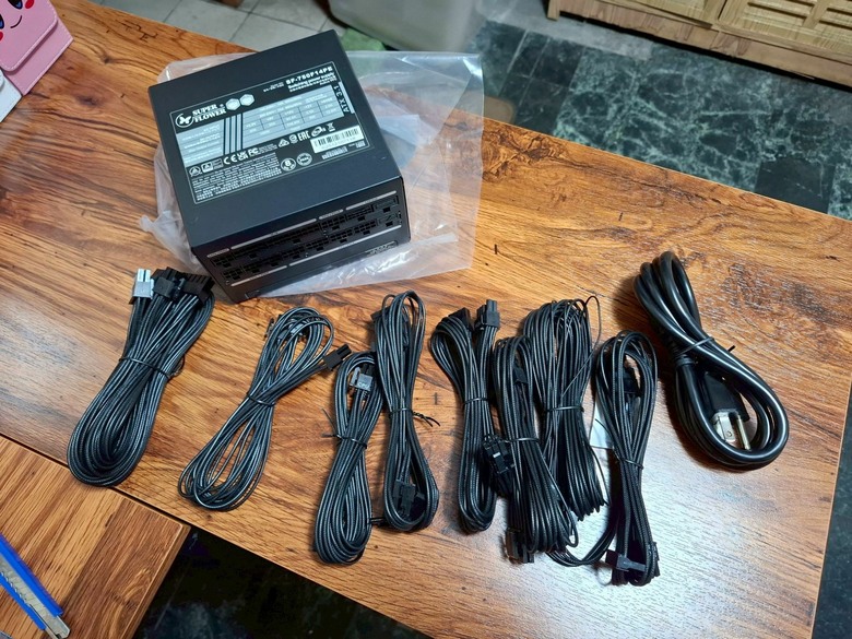 #開箱 白金全模組 LEADEX III Platinum 750W 電源供應器