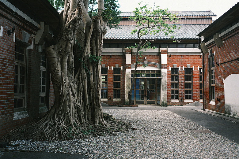 PANASONIC S9 | 深光 sg-image 35mm f2.2 | L mount 鏡頭 | 簡易開箱 | LUT隨拍圖多 | 暨S9手柄分享