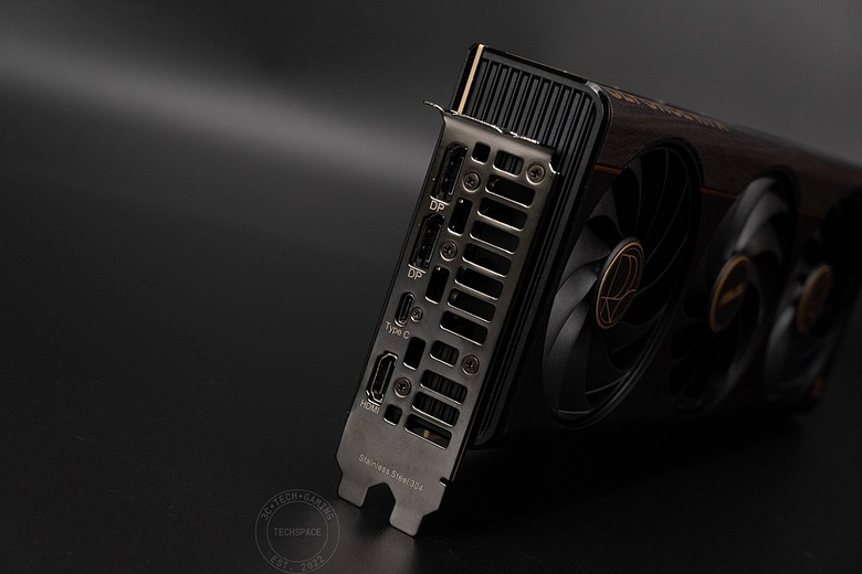 告別桌面冷冰器、ASUS ProArt PA602 胡桃木透側版現代黑款機殼開箱，用天然原木打造最美創作神機！