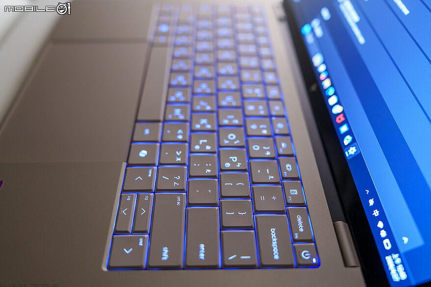 HP OmniBook Ultra 14|輕薄便攜的高效行動美學筆電
