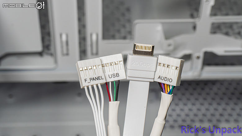【開箱】緊湊卻擴充性十足 | CORSAIR 3200D RS ARGB WHITE