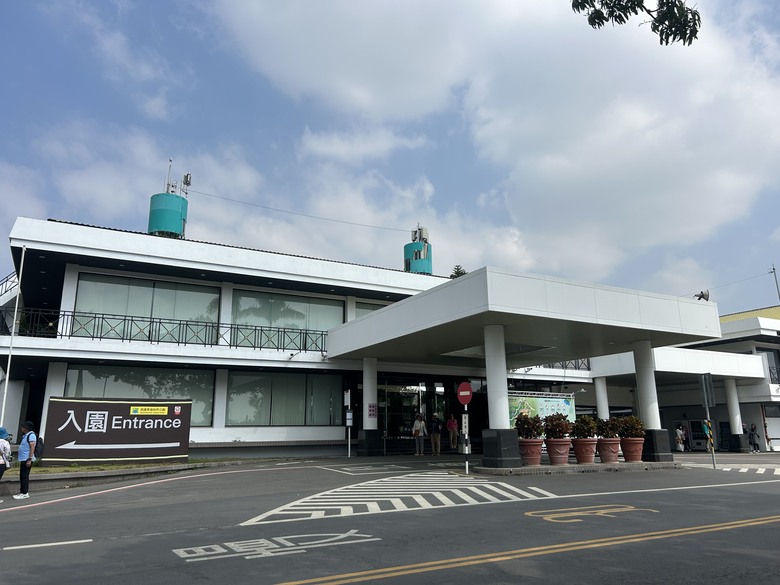 「 兩 鐵 列 車 」 騎 遊 高 雄 果 嶺 自 然 公 園