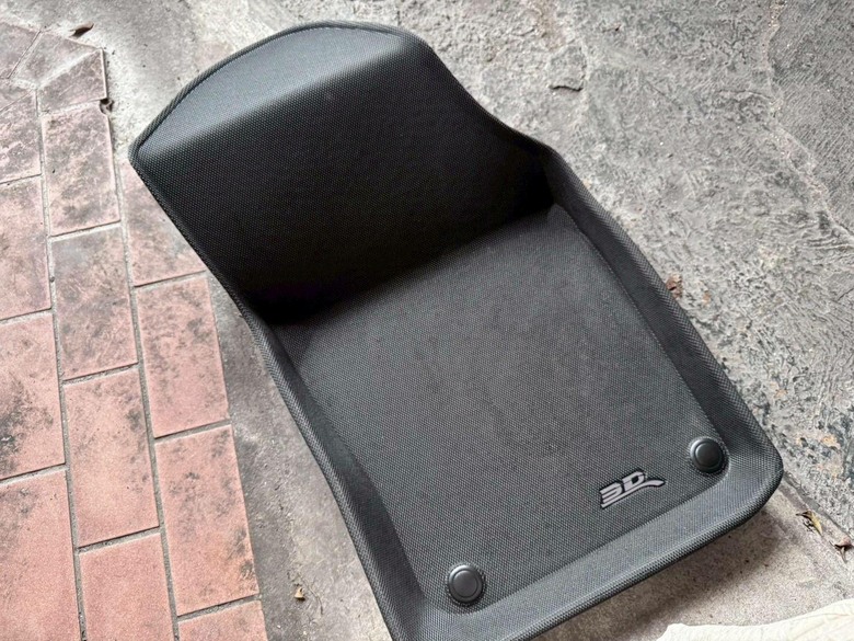 車內踏墊清潔心得＋3D mats卡固分享