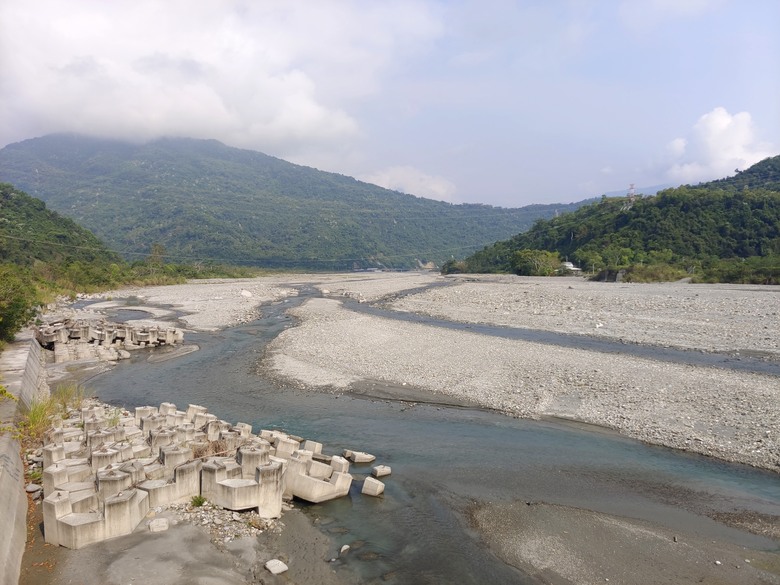 Muhai Ludun 山上的路－卓溪山林環繞路與橫斷海岸山脈二部曲