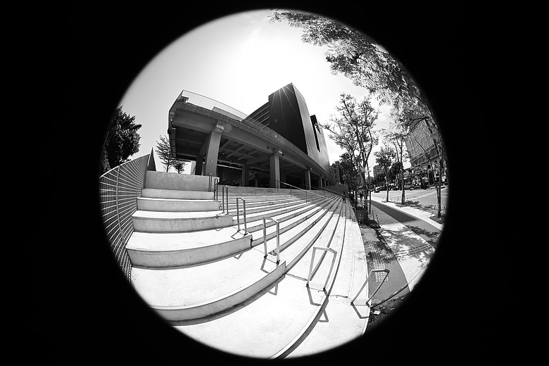 Canon RF 7-14mm F2.8-3.5L Fisheye STM 評測報告｜當圓周遇上對角線、探索 190° 的極限視覺張力！