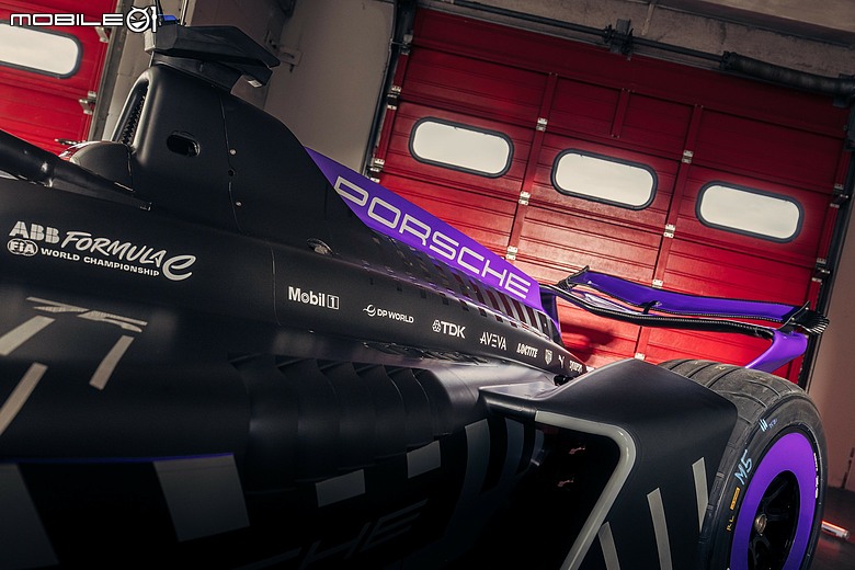 【海外新訊】迎接Gen4世代，性能全面升級 ，Porsche推出975 RSE Formula E賽車！