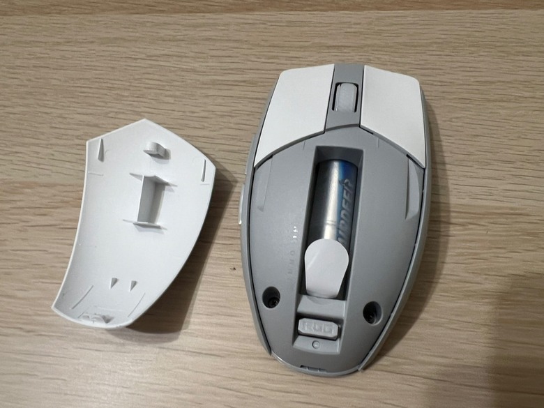 ［輕開箱］ROG IMPACT III 月光白 無線電競滑鼠