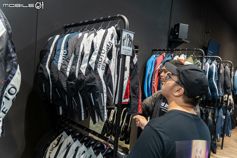 日本國寶級部品 KUSHITANI 台中店盛大開幕，攜手炸彈客黃皓 98 Racing Academy 迎向賽道新篇章