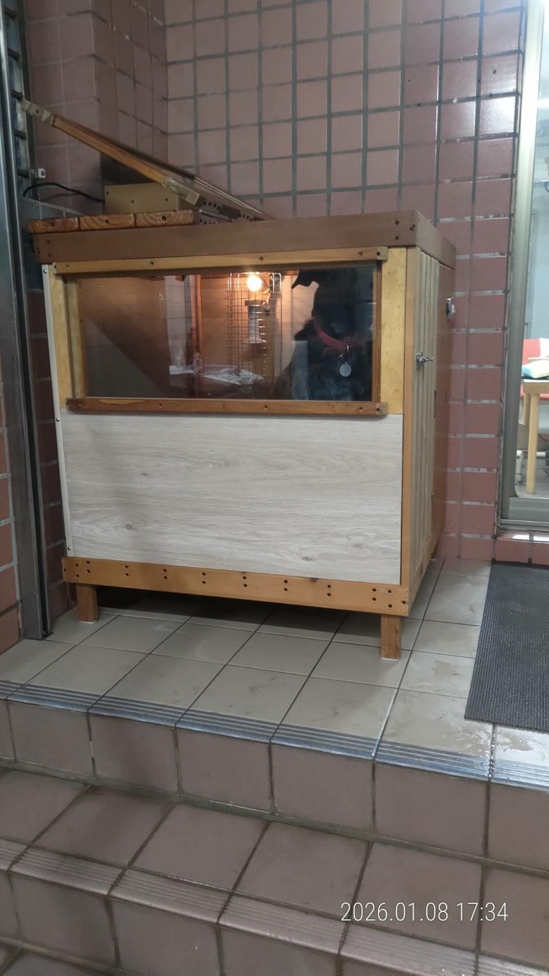 DIY 自家庭院狗屋