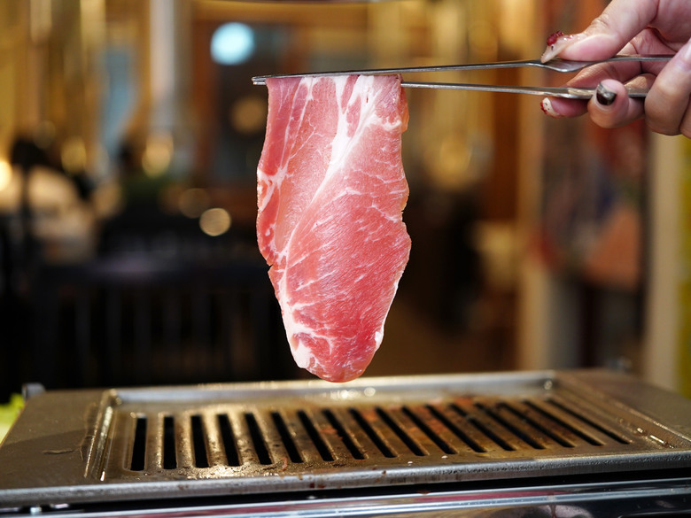 【高雄燒肉】銅板價吃A5和牛！鐵人燒肉套餐CP值好高！