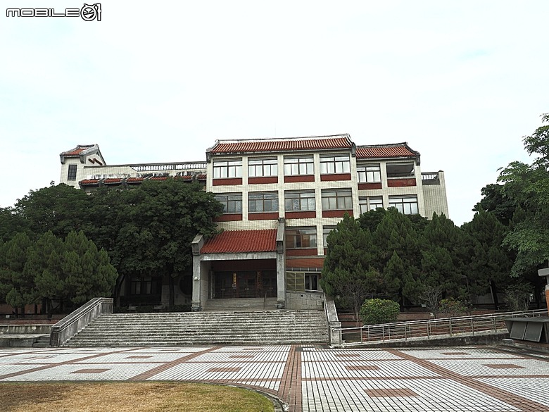 臺灣省政府大樓與中興新村牌樓、小興苑、臺灣省政資料館、中興會堂、臺灣歷史文化園區、虎山藝術館 — 南投中興新村文化景觀半日散策