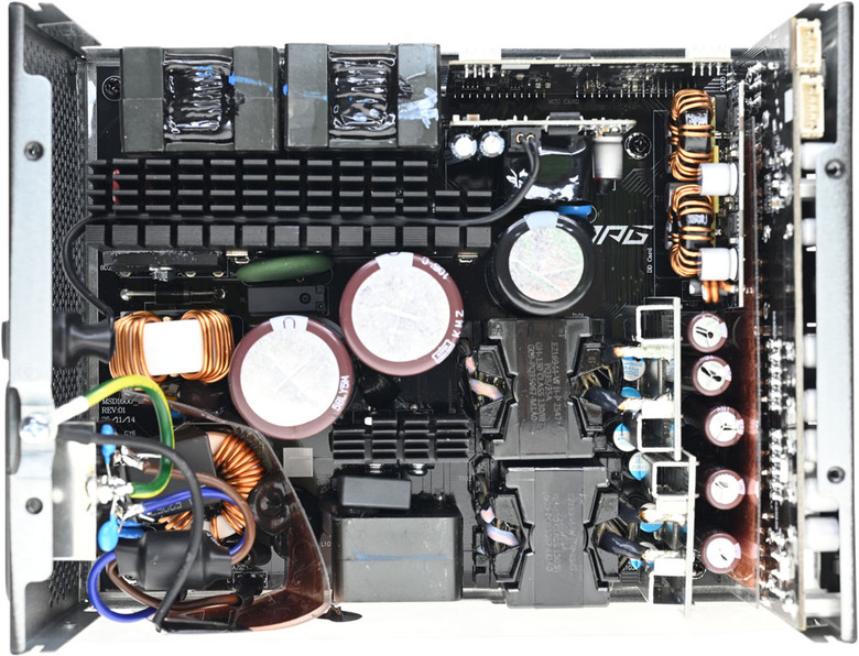 點我看大圖 MSI MPG Ai1600TS PCIE5 1600W鈦金全模組電源開箱