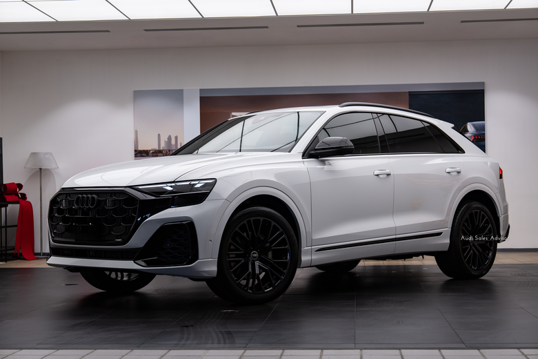 交車分享｜Audi Q8 55 TFSI quattro S line｜帶來幸福故事的小媒人，是毛孩