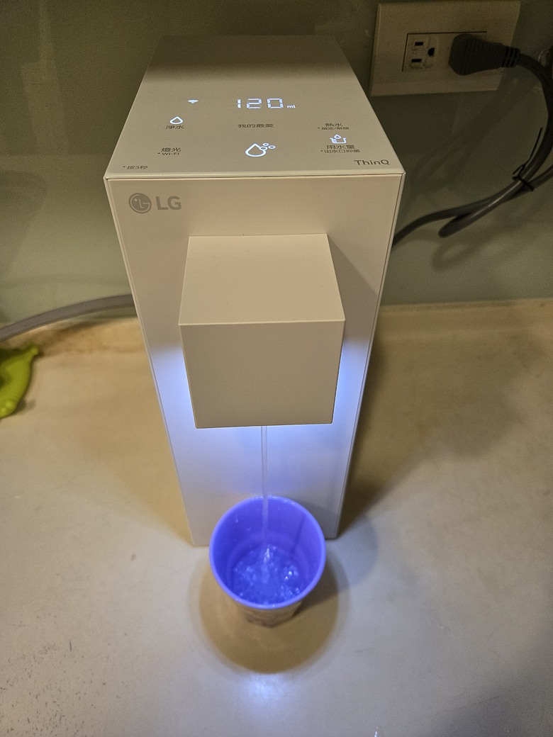 【體驗分享】告別水垢與等待！LG PuriCare&trade; 淨水 Bar 飲水機 WD210MN：極簡美學與智慧科技的完美結合