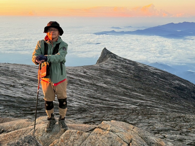 一神, 二玉, 三富士山~ 1,2,3準備出國去爬山 ! 3,2,1 自我挑戰好得意 !