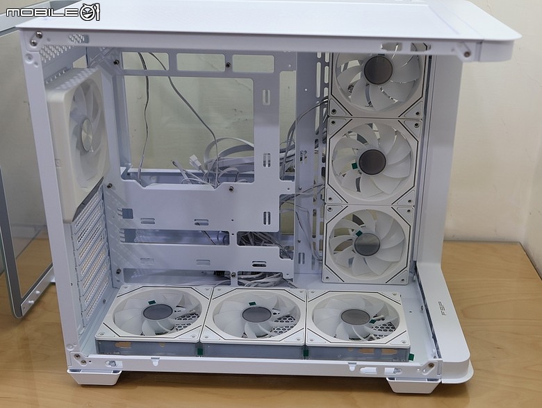ZenFan 加持 FSP 全漢 270 度 M580 PRO 美型海景