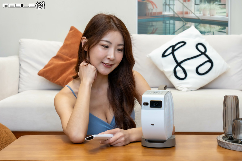 BenQ GV32 投影機開箱試用 以小巧可愛身形投放真實色彩畫面