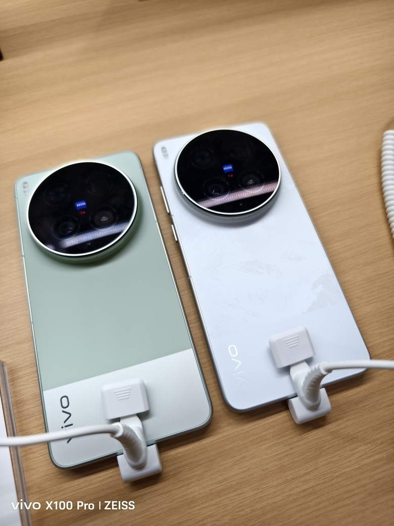 X300 Ultra vs X100 Pro 體驗店簡單體驗