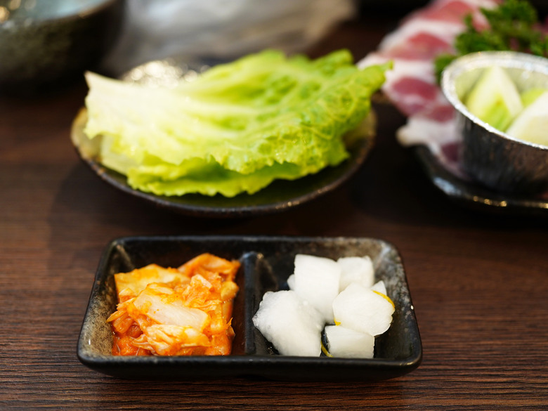 【高雄燒肉】銅板價吃A5和牛！鐵人燒肉套餐CP值好高！