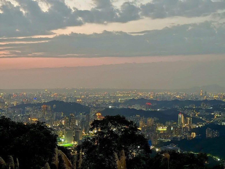 貓空之旅|在指南宮遇見櫻花與夜景的療癒時光