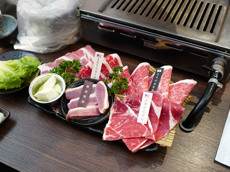 【高雄燒肉】銅板價吃A5和牛！鐵人燒肉套餐CP值好高！