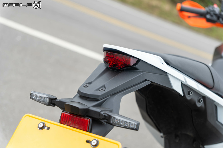 點我看大圖 KTM 390 Adventure R 試駕|橘火燎原,笑傲千山!