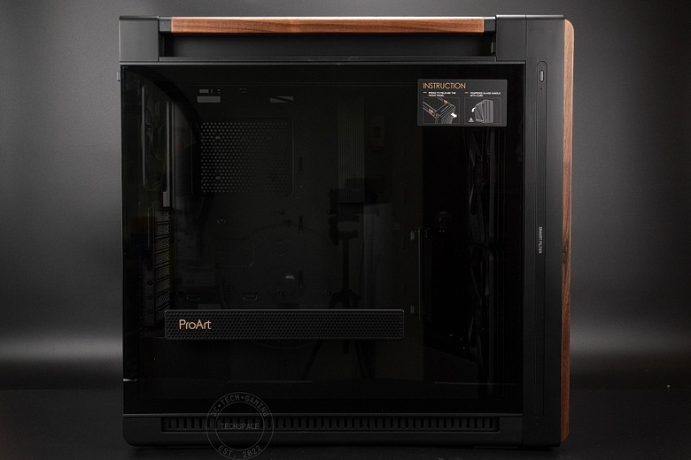 告別桌面冷冰器、ASUS ProArt PA602 胡桃木透側版現代黑款機殼開箱，用天然原木打造最美創作神機！