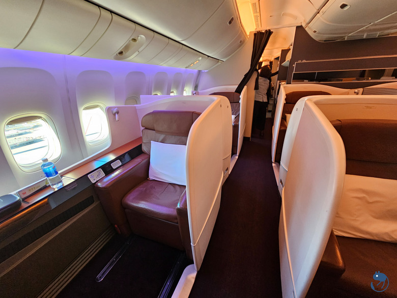 新加坡|日航 JL37 777-300ER 東京羽田HND-新加坡SIN 頭等艙 飛行紀錄（上集）