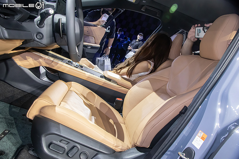 【採訪】177萬元起油電、純電齊發,大改款Lexus ES正式發表!