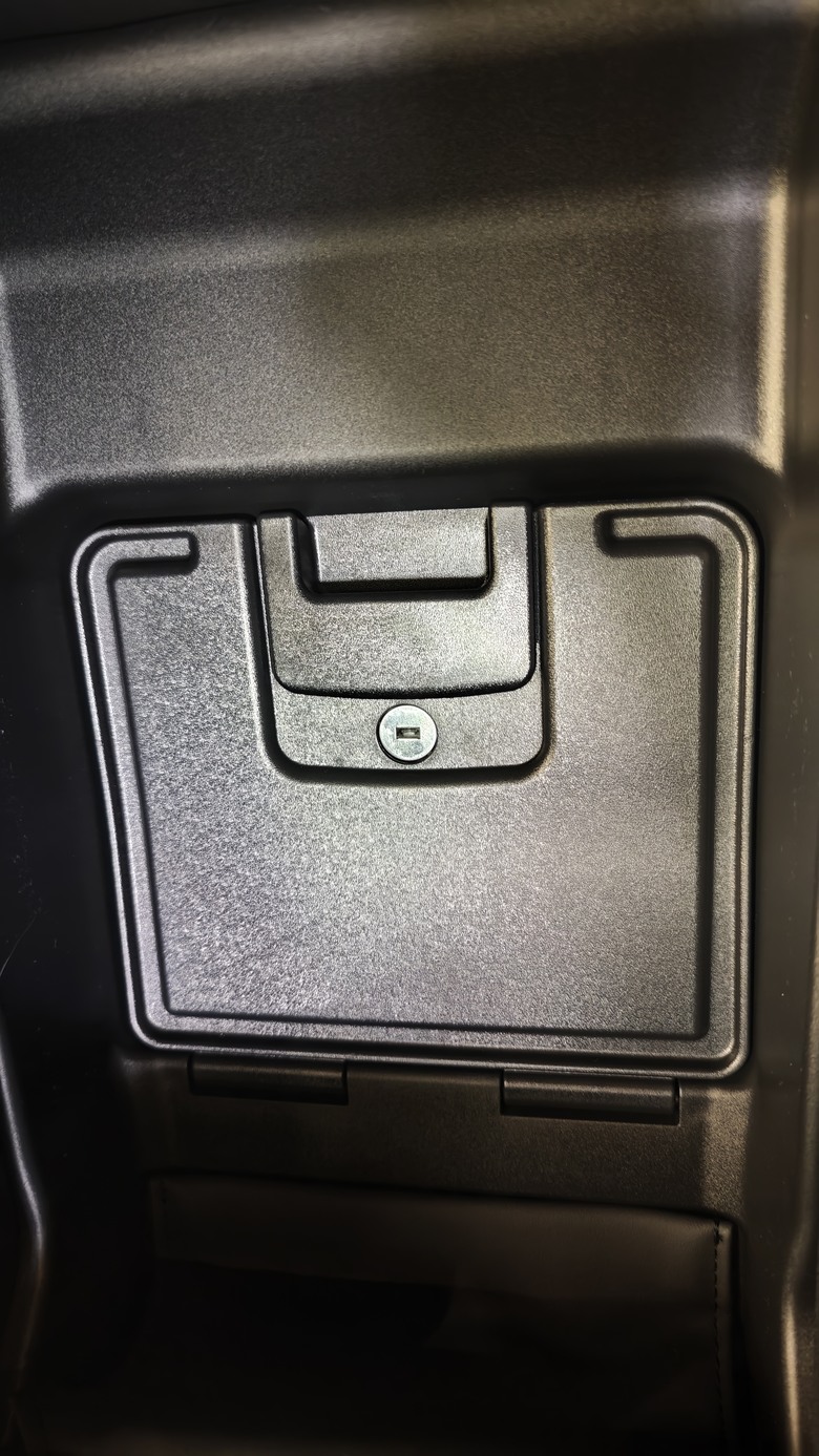 趕在第一天來欣賞All New Lexus ES300h的心得分享