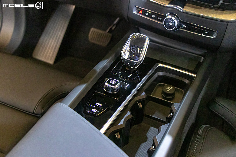 【採訪】Volvo XC60 二次小改款正式登台，三車型、239萬元起！