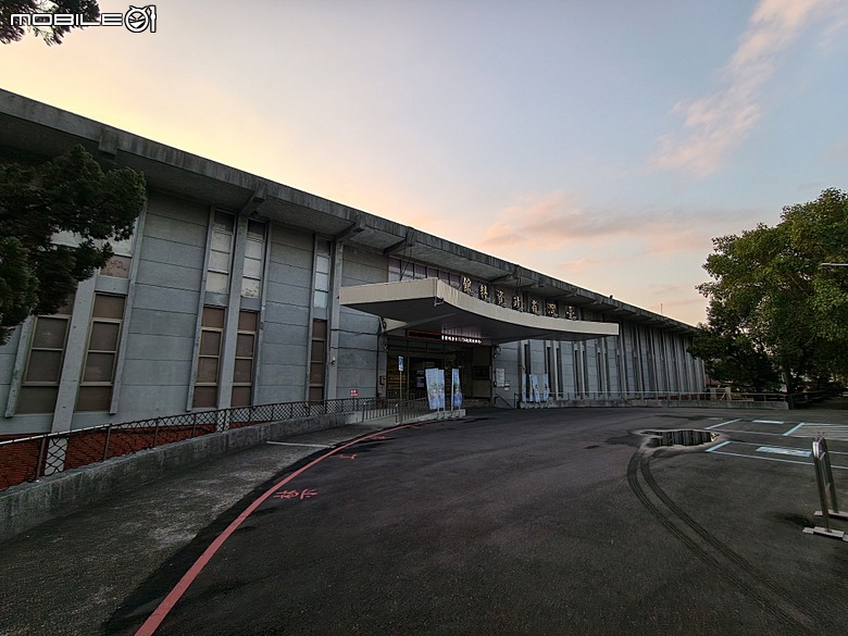 臺灣省政府大樓與中興新村牌樓、小興苑、臺灣省政資料館、中興會堂、臺灣歷史文化園區、虎山藝術館 — 南投中興新村文化景觀半日散策