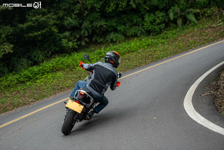 點我看大圖 KTM 390 Adventure R 試駕|橘火燎原,笑傲千山!