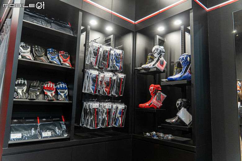 日本國寶級部品 KUSHITANI 台中店盛大開幕，攜手炸彈客黃皓 98 Racing Academy 迎向賽道新篇章