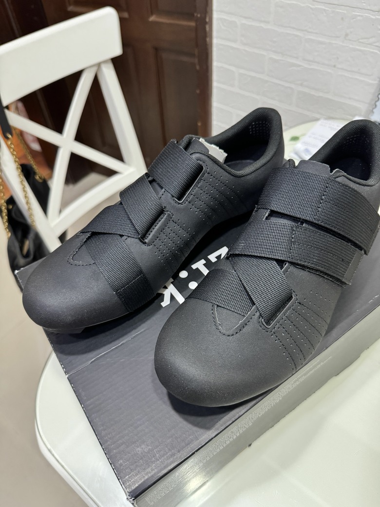 鞋櫃總是缺了一雙卡鞋 Fizik Tempo Powerstrap R5開箱