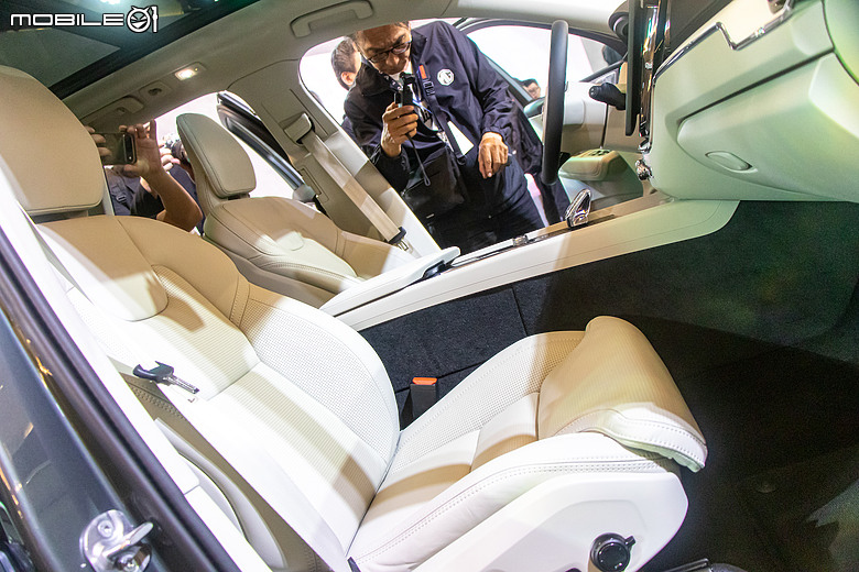 【採訪】Volvo XC60 二次小改款正式登台，三車型、239萬元起！