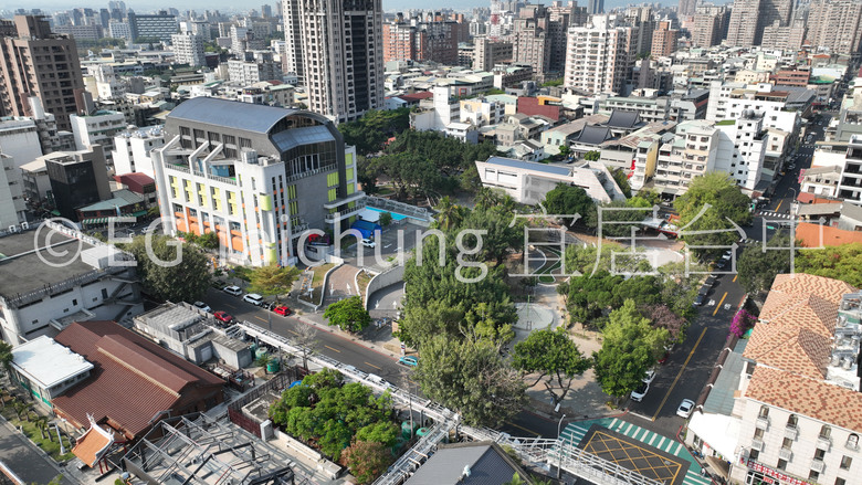 點我看大圖 🌟南區【2~3房新案】中興大學BOT醫療園區 三面臨路 複合式露臺 市區機能置產宅 空拍分享