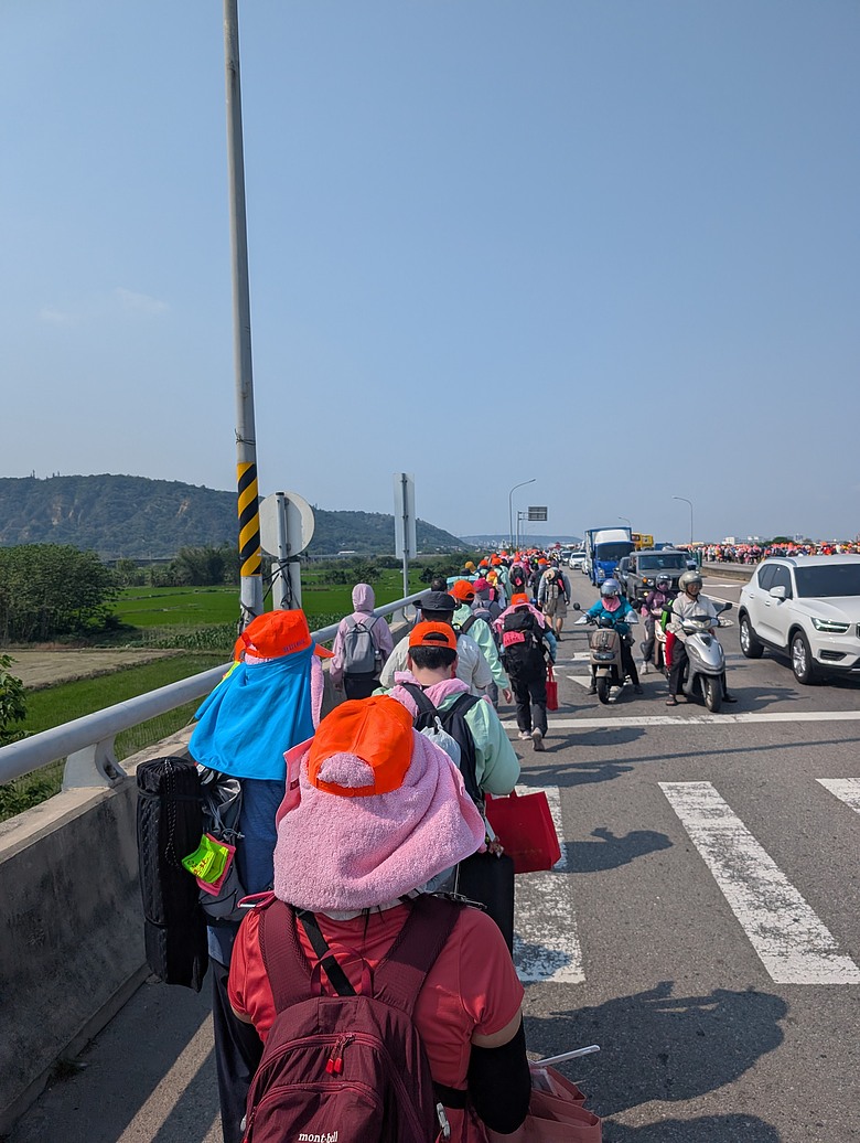 點我看大圖 2026 進香大白 白沙媽進香 地表最強的散步之旅 熱血熬夜12小時