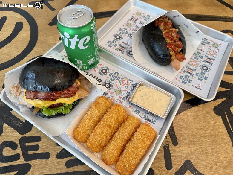 [台南] SKRABUR 黑膠漢堡