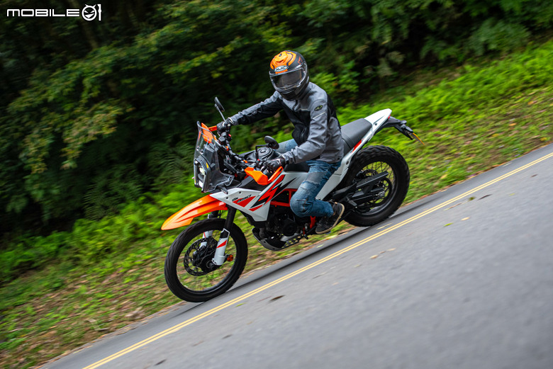 點我看大圖 KTM 390 Adventure R 試駕|橘火燎原,笑傲千山!