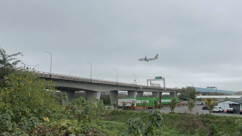 桃 園 大 園 「 國 門 之 都 」追 機 行