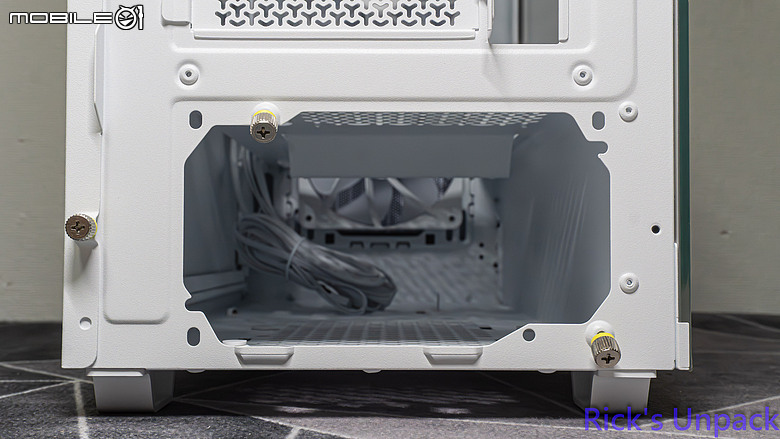 【開箱】緊湊卻擴充性十足 | CORSAIR 3200D RS ARGB WHITE