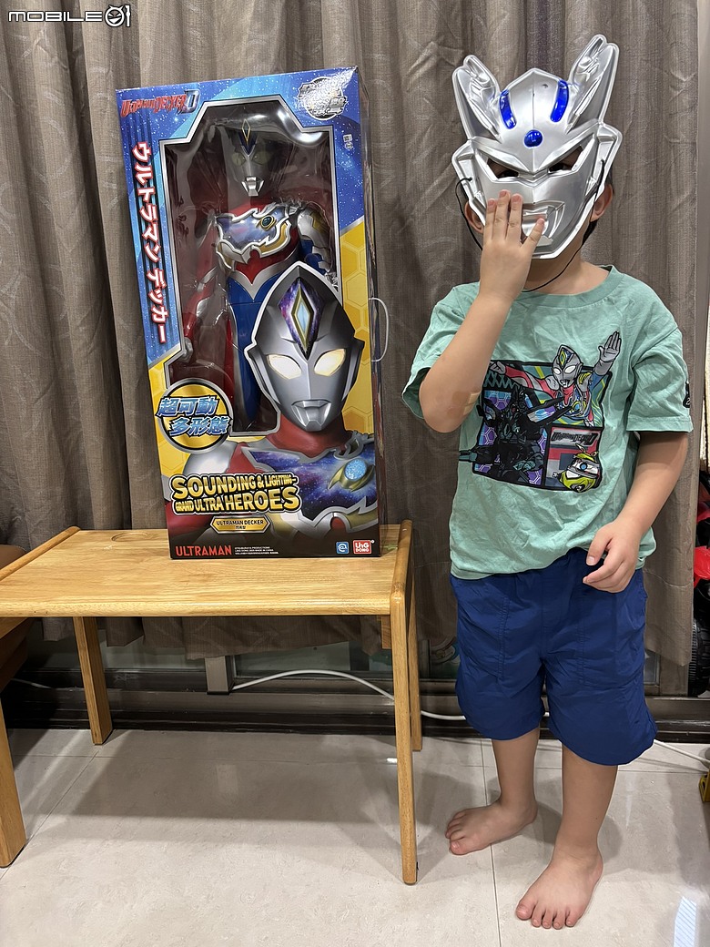 點我看大圖 【超人力霸王開箱】70公分真的有感!超人力霸王德卡(Ultraman Decker)巨大版,小孩直接暴動🔥
