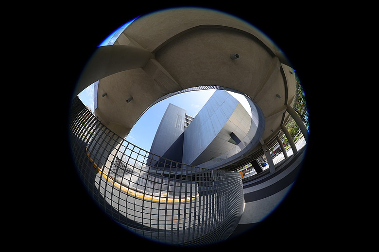 Canon RF 7-14mm F2.8-3.5L Fisheye STM 評測報告｜當圓周遇上對角線、探索 190° 的極限視覺張力！