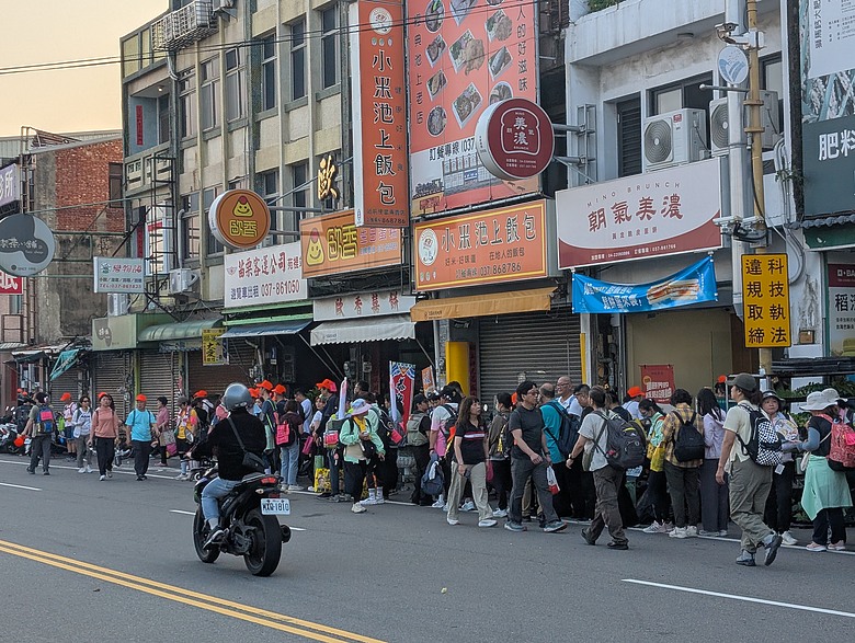 點我看大圖 2026 進香大白 白沙媽進香 地表最強的散步之旅 熱血熬夜12小時